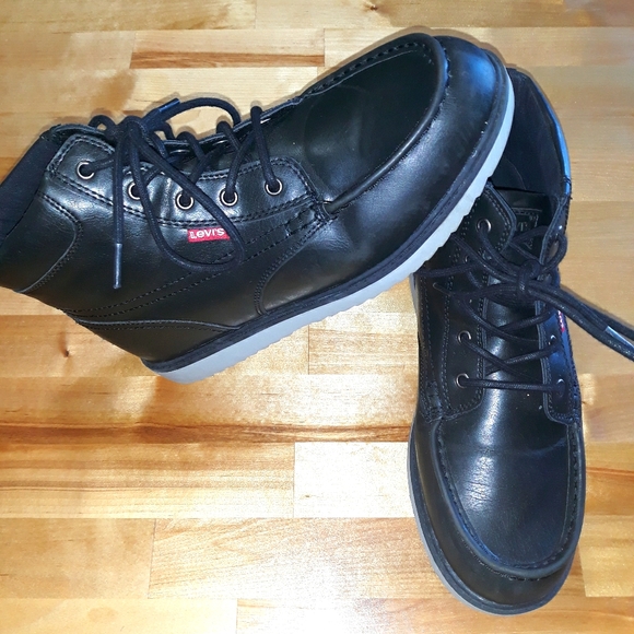 Levi's Other - Levi's Boots Youth 6.5